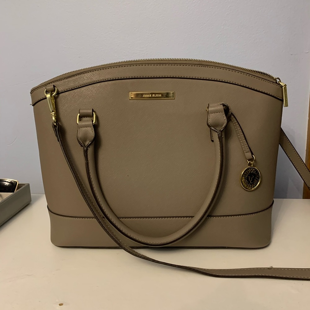 Stunning Anne Klein tote bag!!